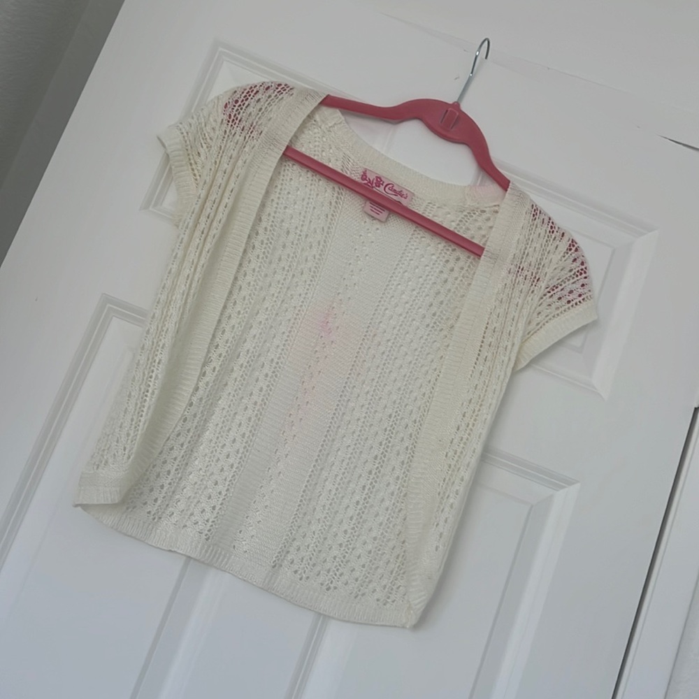 Cream short sweater